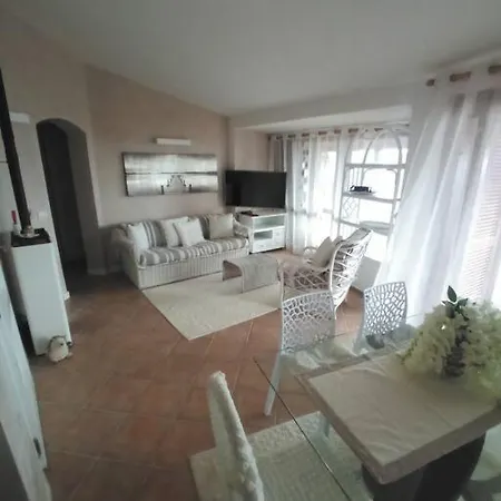Isor Con Piscina Holiday home *
