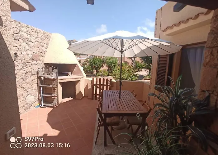 Hébergement de vacances Isor Con Piscina *