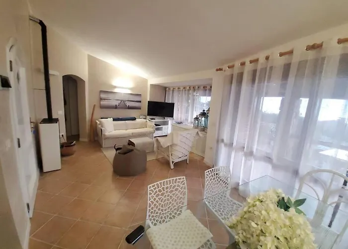 Hébergement de vacances Isor Con Piscina *